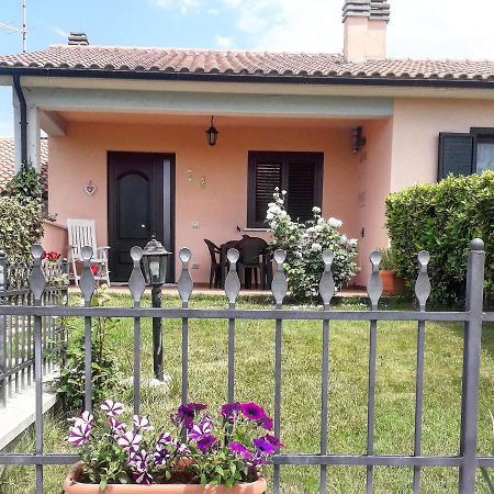 Residence Ai Campi Da Golf Saturnia Exterior foto