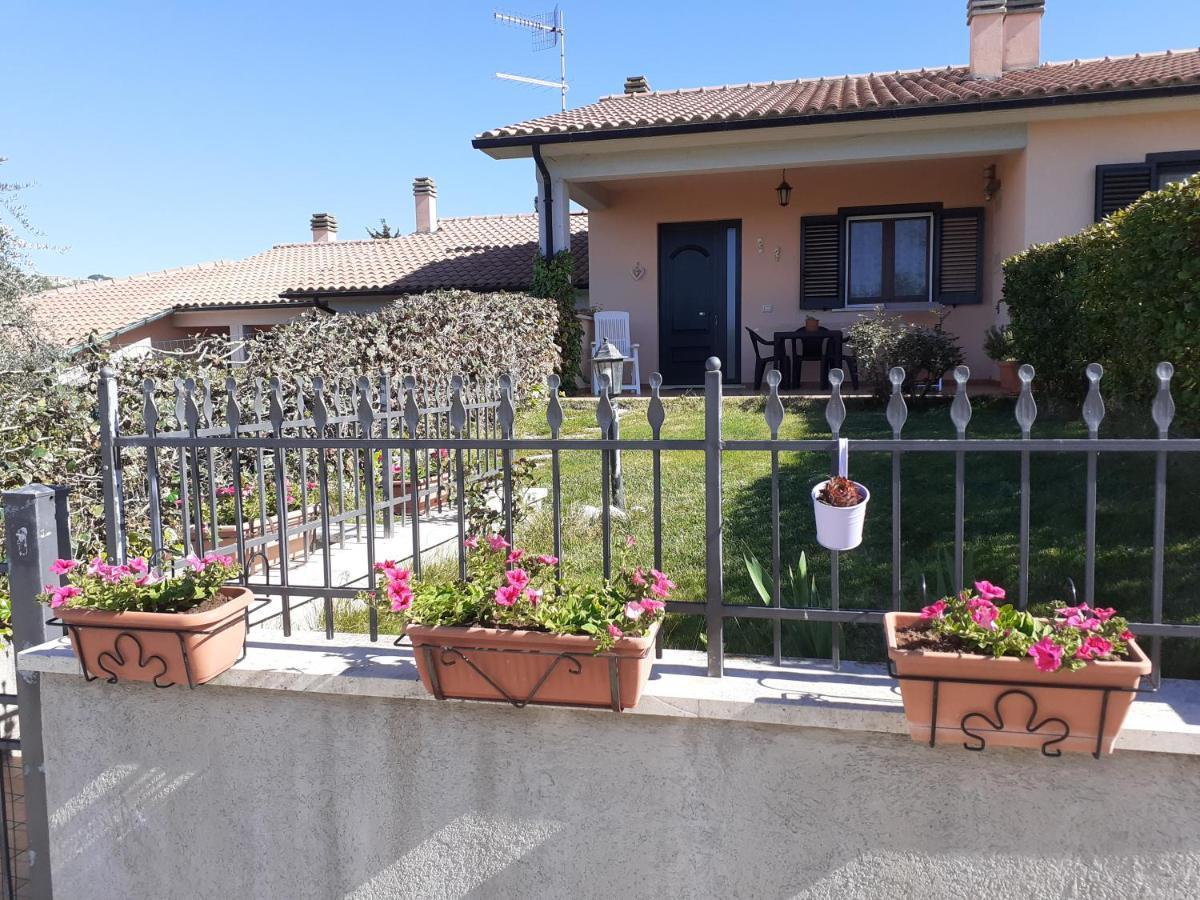 Residence Ai Campi Da Golf Saturnia Exterior foto