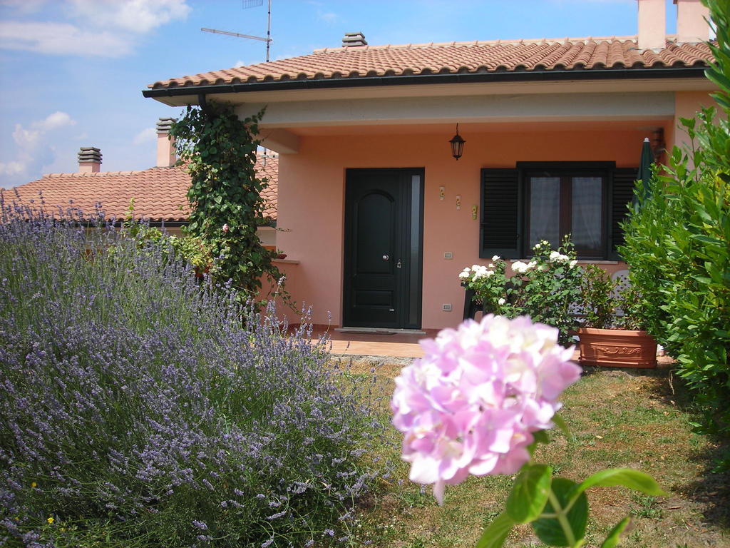 Residence Ai Campi Da Golf Saturnia Exterior foto