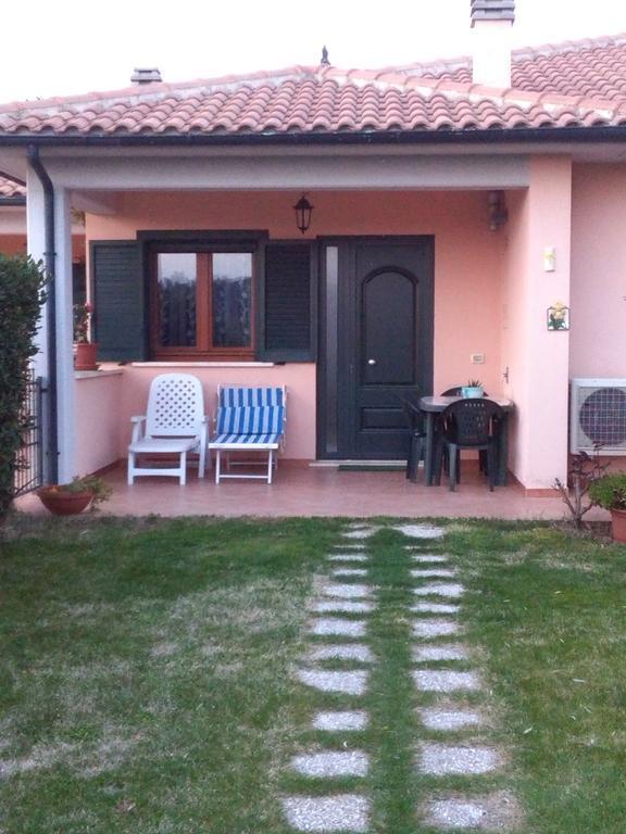Residence Ai Campi Da Golf Saturnia Exterior foto